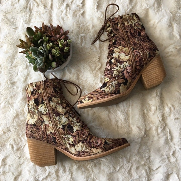 Jeffrey Campbell Shoes - Jeffrey Campbell Tapestry Elmcrom Booties Size 9